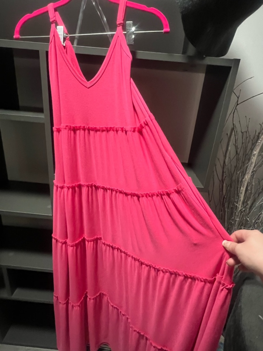 🛍️💃🏼 Sleeveless Tiered Maxi Dress in Hot Pink - Picture 3 of 10